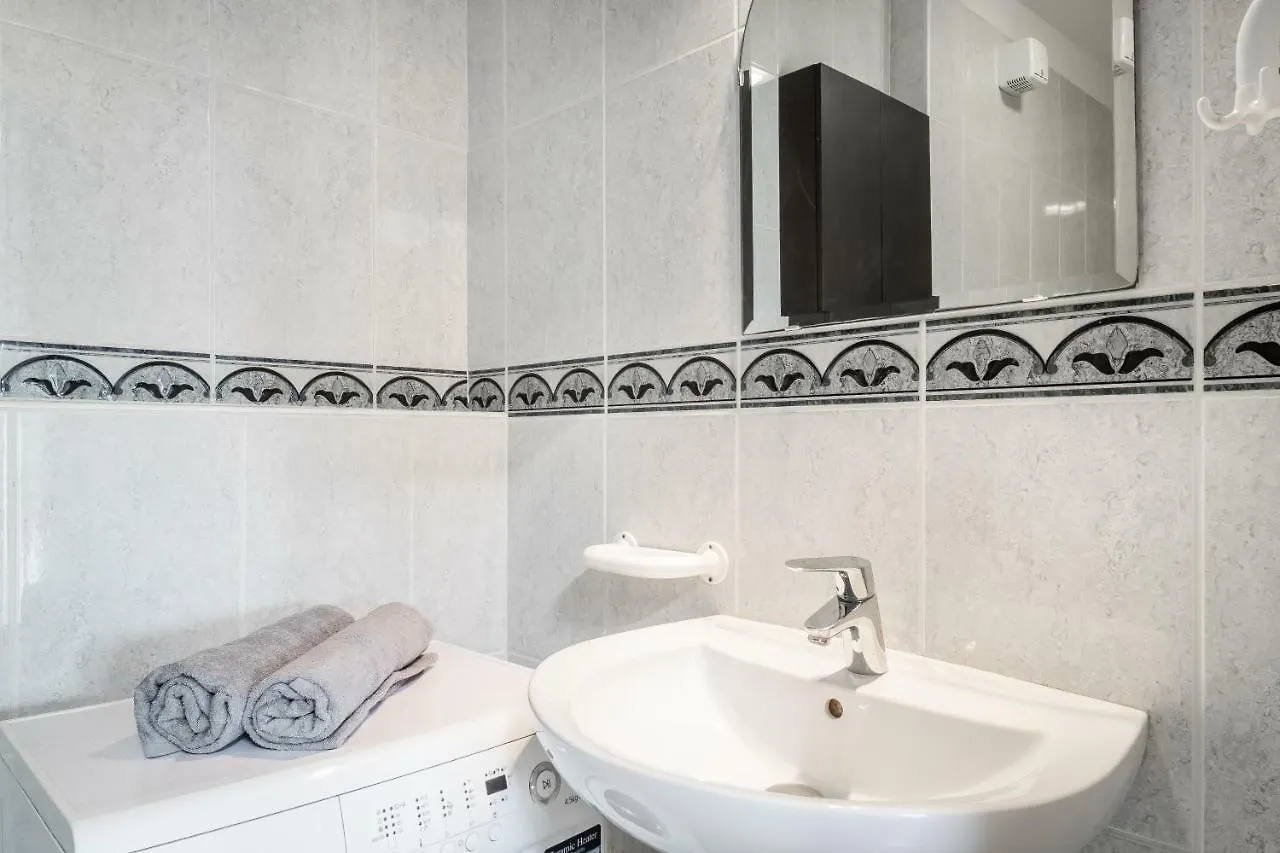 Bpr Soho Boutique Home With Ac Budapest Apartment